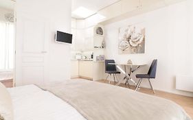 Cozy&Quiet Apartment With A/C In City Centre